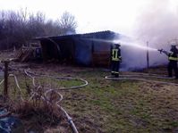 Bereits im Vollbrand stand das Einfamilienhaus beim Eintreffen der ersten Einsatzkrfte.