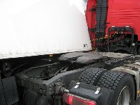 ...und auf den Tank gefallen.
