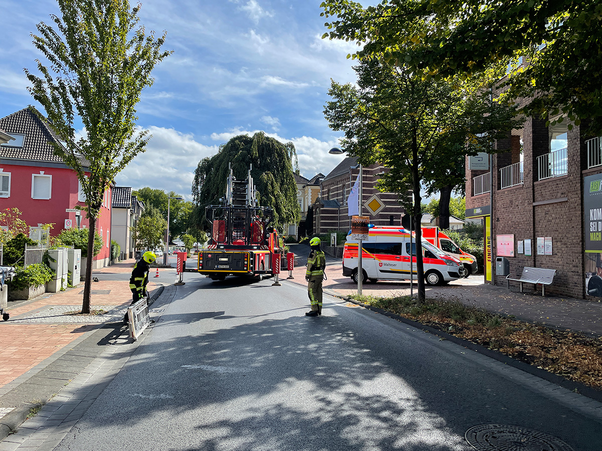 Symbolfoto Rettung über Drehleiter