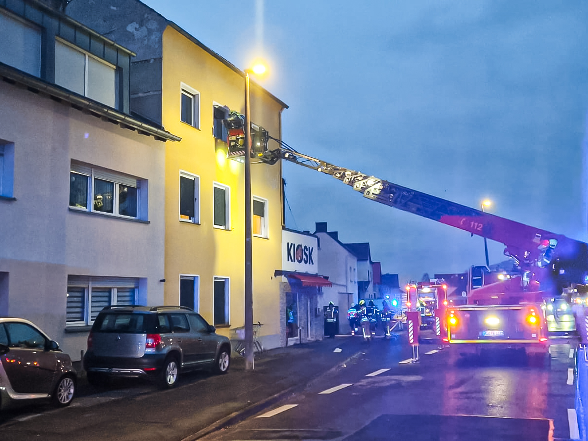 Papierstapel in Brand geraten